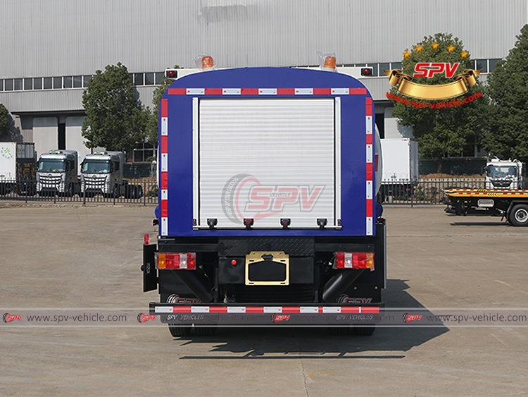 8,000 Litres Fuel Truck Sinotruk - B